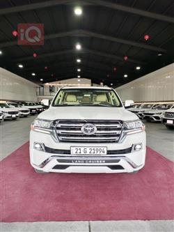 تۆیۆتا لاند کروزەر